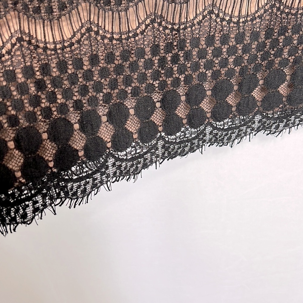 Eliza J Black Crochet Overlay Sheath Dress size 4 - Picture 4 of 7